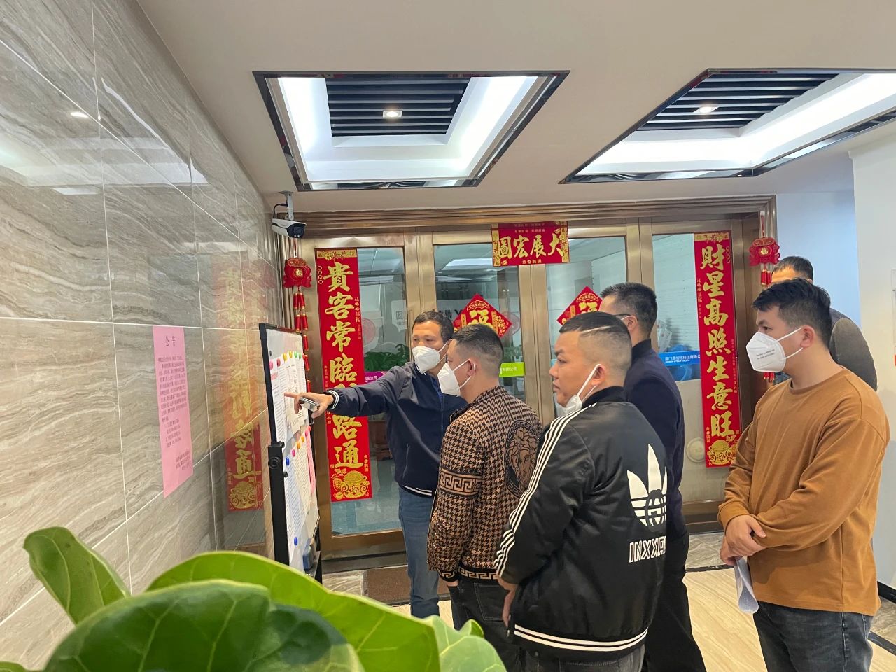 E:\lys\工作\綜合部\公司重大活動、新聞\2023.01.17 湖里區(qū)區(qū)委常委、副區(qū)長王達帶隊慰問我司\網(wǎng)站\微信圖片_20230209183033.jpg